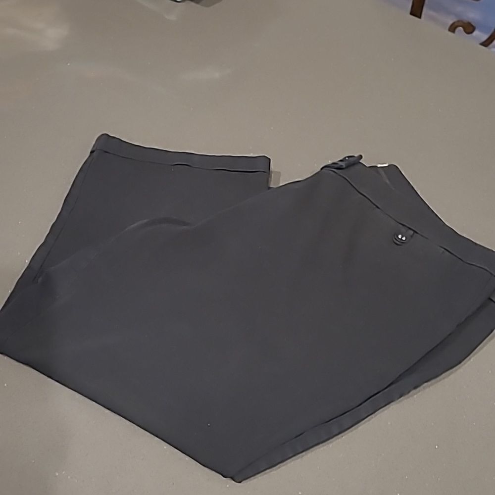 Chico's sz 2.5 black Capri pants